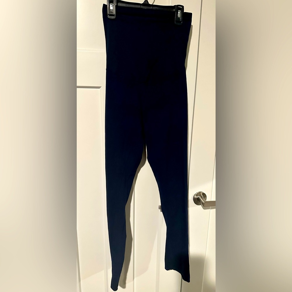 Soho Maternity Black leggings. OS